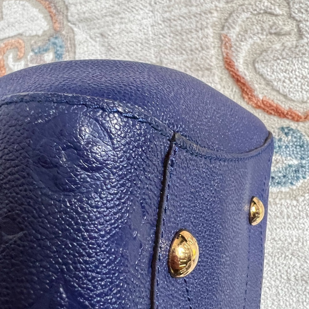Louis Vuitton Montaigne GM Empreinte Leather with detachable strap. - Picture 8 of 14